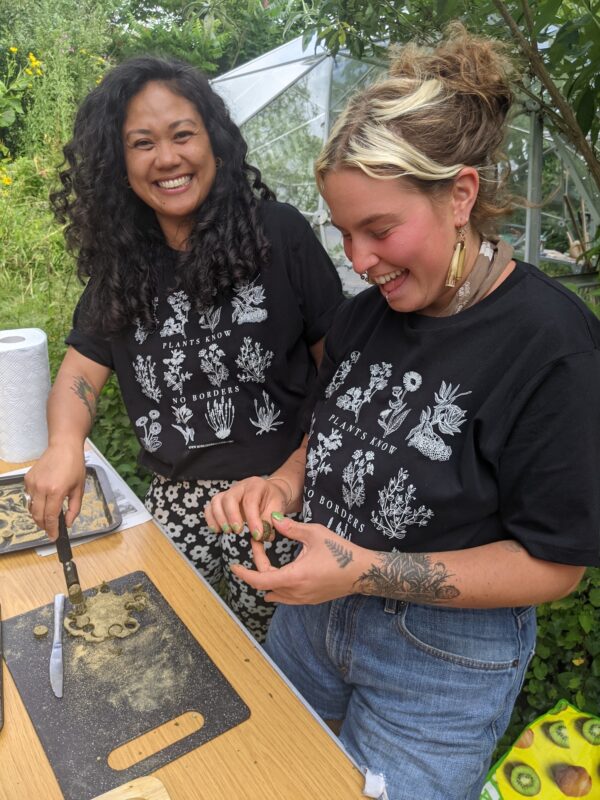 Plants Know No Borders T-shirt (sliding-scale fundraiser £20 - £40)